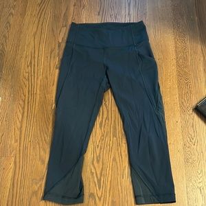 LULULEMON CROPPED LEGGINGS WITH ILLUSION ON LEGS